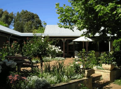 The Noble Grape - Yamba Accommodation