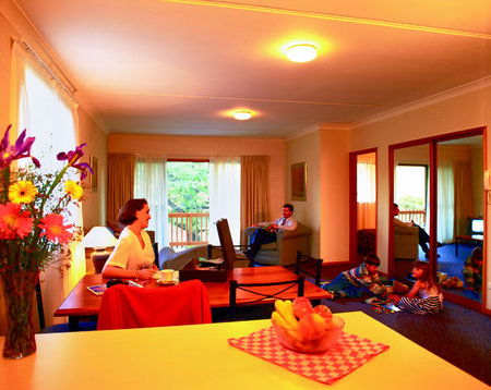 Oxley Court Serviced Apartments - Yamba Accommodation 0