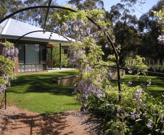 Catton Hall Country Homestead - Yamba Accommodation