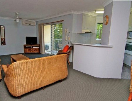 Paradise Grove Holiday Apartments - Yamba Accommodation 2