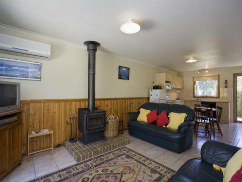 Surfcoast Retreat - Yamba Accommodation 1