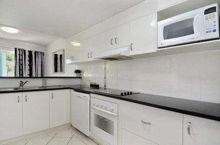 White Crest Luxury Apartments - Yamba Accommodation 3