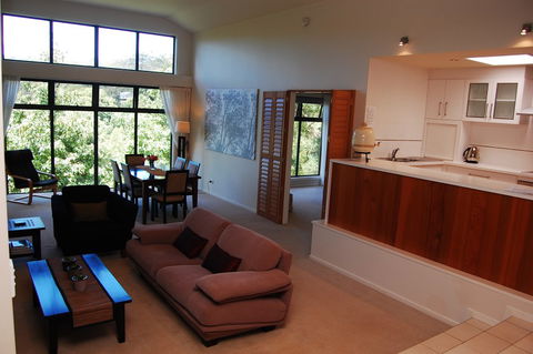 Sketches Mountain Resort - Yamba Accommodation 5