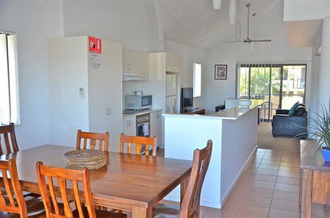 Outrigger Bay Apartments - Yamba Accommodation 12