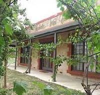 Under the Vines - Yamba Accommodation