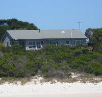 Island Beach Escape - Yamba Accommodation