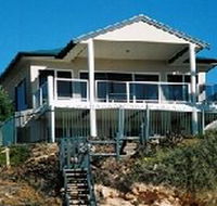Top Deck Cliff House - Yamba Accommodation
