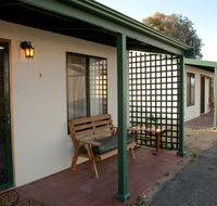 Moonta Bay Road Cabins and Cottages - Yamba Accommodation