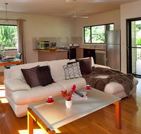 Misty Mountains Tropical Rainforest Romantic Retreat - Yamba Accommodation
