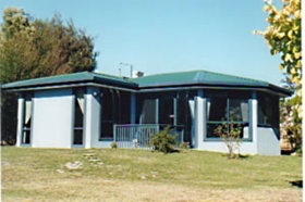 Homelea Accommodation Spa Cottage And Apartments - Yamba Accommodation 0