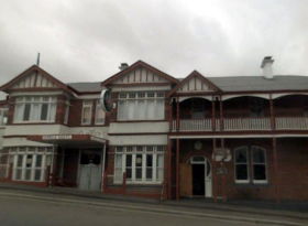 Lords Hotel - Yamba Accommodation 0