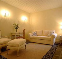 Montrose of Ballarat - Montrose Cottage - Yamba Accommodation