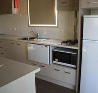 Bowlo Holiday Cabins - Yamba Accommodation