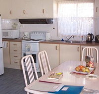 Azalea Cottage - Yamba Accommodation