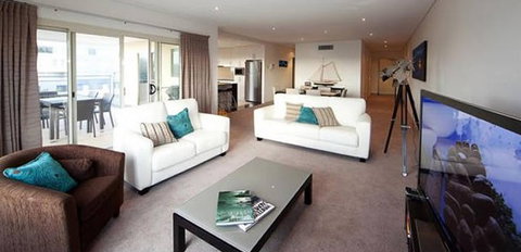 Flagship - Alta Mira - Yamba Accommodation 0