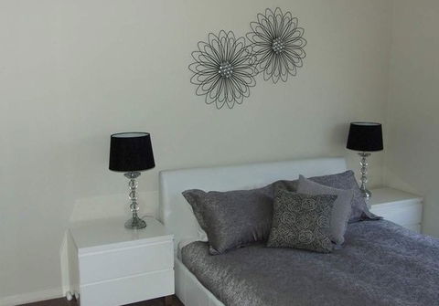 Armidale Executive Short Stay Apartments - Yamba Accommodation 0