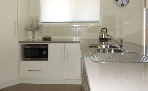 Armidale Executive Short Stay Apartments - Yamba Accommodation 2