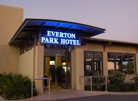 Everton Park Hotel - Yamba Accommodation 0