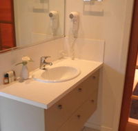 Ravensbourne Escape Silverwood Lodge - Yamba Accommodation