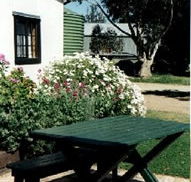 Dunalan Host Farm Cottage - Yamba Accommodation