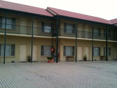 Golden Guitar Motor Inn - Yamba Accommodation 3