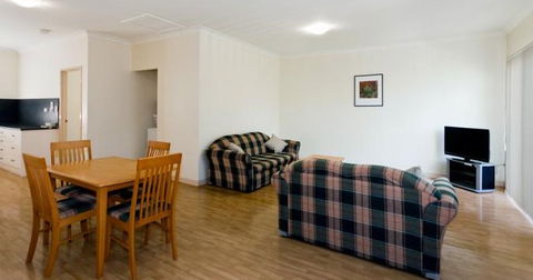 Alice On Todd - Yamba Accommodation 5