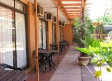 Desert Rose Inn - Yamba Accommodation 0