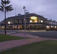 Grand Tasman Hotel - Yamba Accommodation