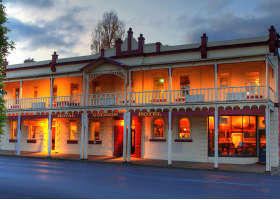 Royal George Hotel - Yamba Accommodation 0
