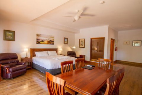 JV Jones Pty Ltd - Yamba Accommodation 1