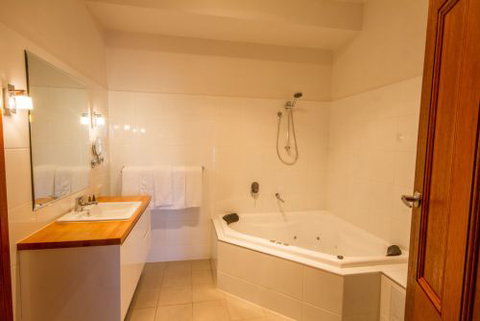 JV Jones Pty Ltd - Yamba Accommodation 5