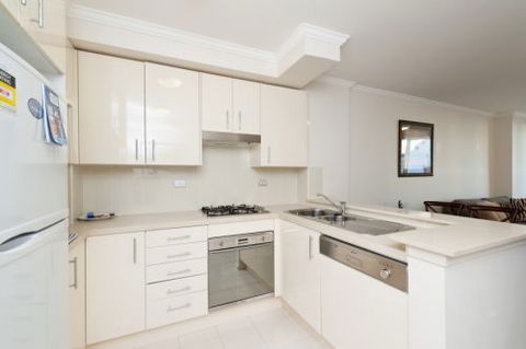 Astra Apartments - Chatswood - Yamba Accommodation 2