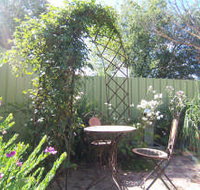 Robyn's Nest Country Cottages - Yamba Accommodation