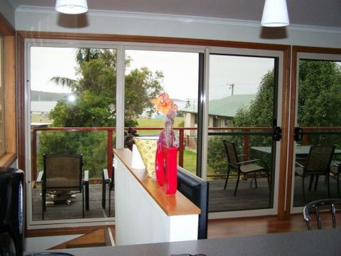 Monaro Cottage - Yamba Accommodation 8