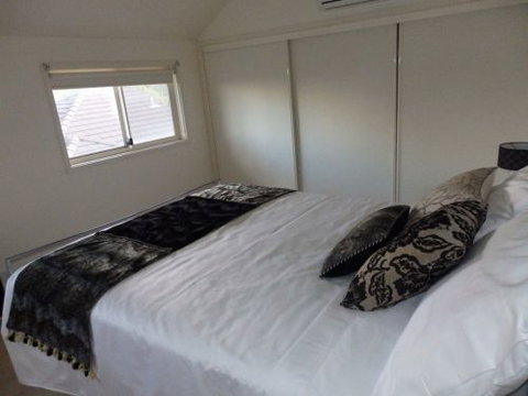 CENTREPOINT UNITS - HEIDELBERG - Yamba Accommodation 2