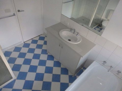 CENTREPOINT UNITS - HEIDELBERG - Yamba Accommodation 4