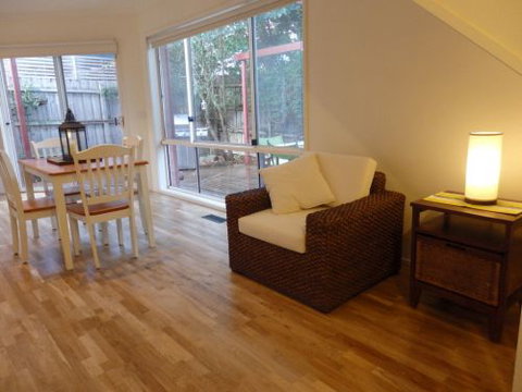 CENTREPOINT UNITS - HEIDELBERG - Yamba Accommodation 5