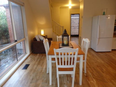 CENTREPOINT UNITS - HEIDELBERG - Yamba Accommodation 7