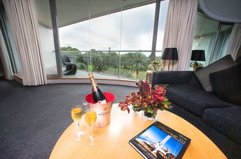 Pullman Quay Grand Sydney Harbour - Yamba Accommodation 8