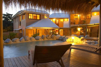 L'Auberge Noosa - Yamba Accommodation 0