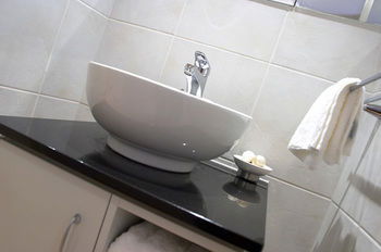 L'Auberge Noosa - Yamba Accommodation 1