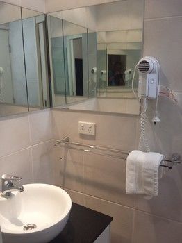 L'Auberge Noosa - Yamba Accommodation 2