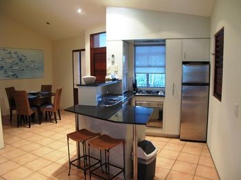 L'Auberge Noosa - Yamba Accommodation 11