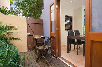 L'Auberge Noosa - Yamba Accommodation 25