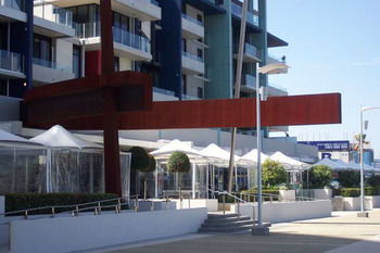 AKOM Docklands - Yamba Accommodation 3
