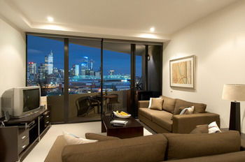 AKOM Docklands - Yamba Accommodation 9