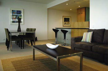 AKOM Docklands - Yamba Accommodation 11