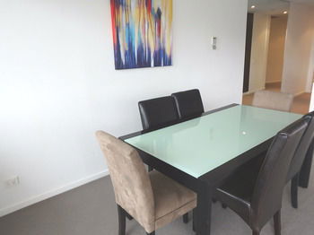 AKOM Docklands - Yamba Accommodation 14