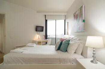 AKOM Docklands - Yamba Accommodation 21