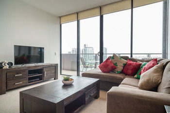 AKOM Docklands - Yamba Accommodation 25